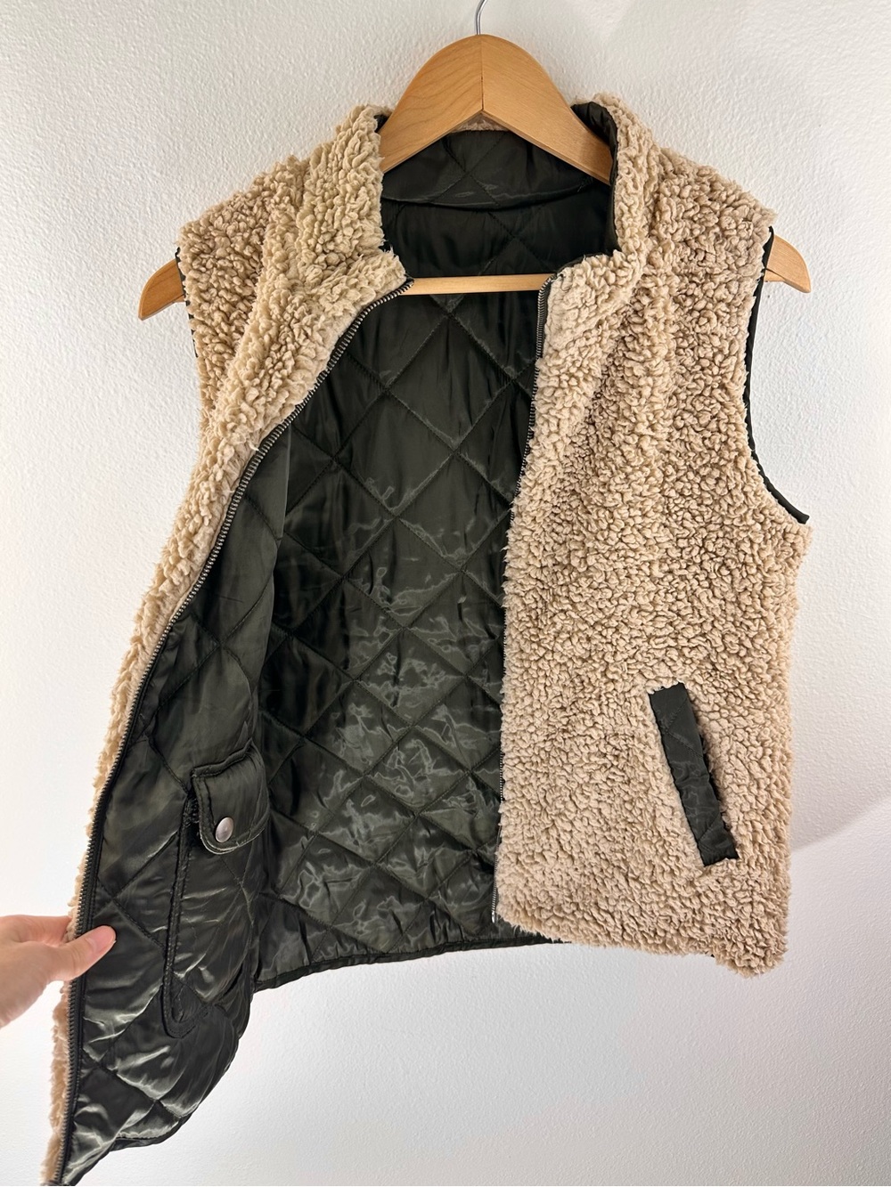 Charlie Paige Sherpa Quilted Reversible Vest Tan Dark Green Small Elevated Basic